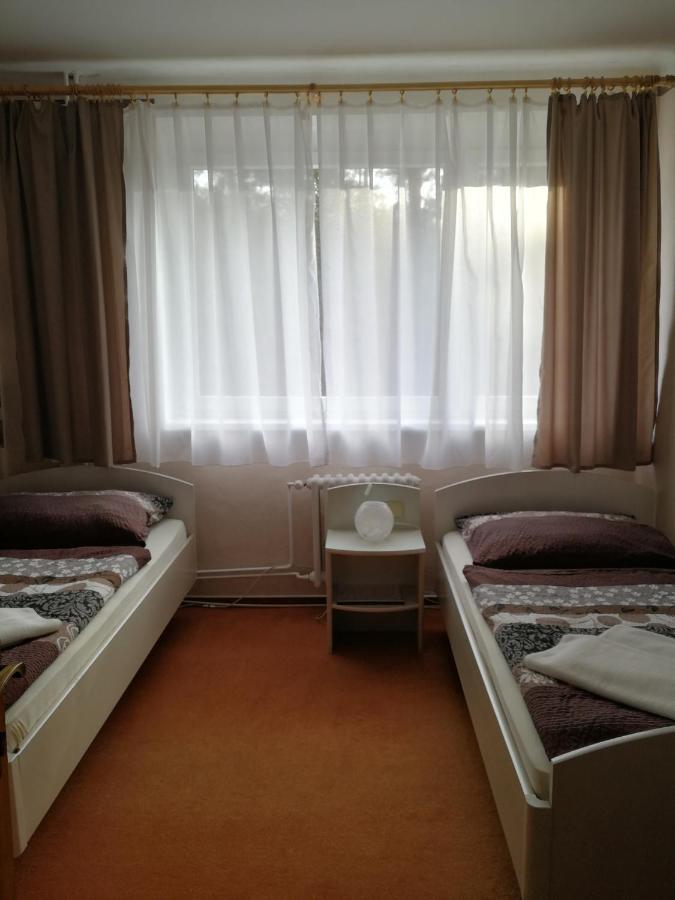 Hotel Astra Tuchlovice Eksteriør billede